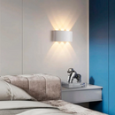 Arandela de Parede LED Meia Lua Frisada para Área Externa e Interna - Branco ou Preto - Angel & Home