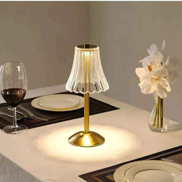 Luminária de Mesa com Saia de Seda e Sensor de Toque LED - Angel & Home