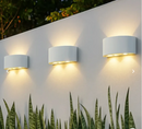 Arandela de Parede LED Meia Lua Frisada para Área Externa e Interna - Branco ou Preto - Angel & Home