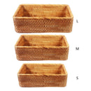 Cesto de palha trançada para decoração e organização, feito de rattan, da marca Angel & Home.