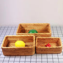 Cesto de palha trançada para decoração e organização, modelo Rattan da Angel & Home, com acabamento artesanal e estilo rústico.