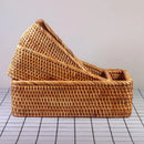 Cesto de palha trançada para decoração e organização, estilo rattan, da marca Angel & Home, com acabamento artesanal.