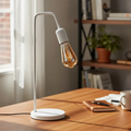 Luminária de mesa Abajur retrô vintage industrial com design moderno, bivolt, da marca Angel & Home, em acabamento elegante.